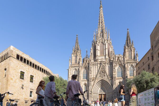 Barcelona Bike Tour: Your First Time Highlights with Locals - Exploring the Itinerary: What You’ll See and Why It Matters