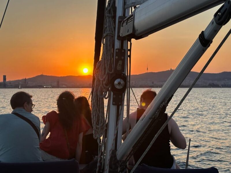 Barcelona: Boat Trip With Champagne - Unlimited Champagne and Cava