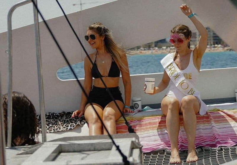 Barcelona: Brunch Boat Party with Drinks and DJ - An In-Depth Look at the Barcelona Brunch Boat Experience