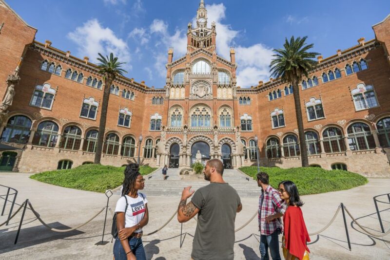 Barcelona by Scooter: Best Gaudís Legacy | 5h Best Tour - Guided Tour Experiences