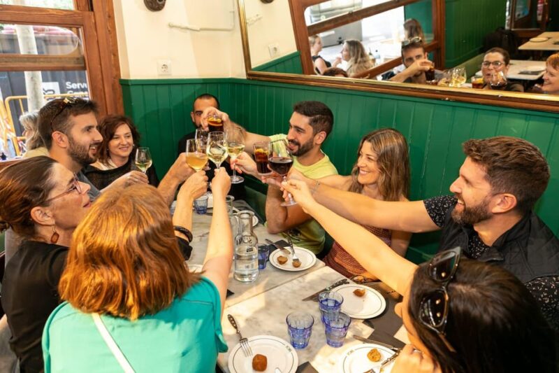 Barcelona: Casa Batllo, Casa Mila & Tapas Small Group Tour - Key Points