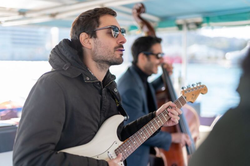 Barcelona: Catamaran Cruise with optional Live Jazz Music - FAQ