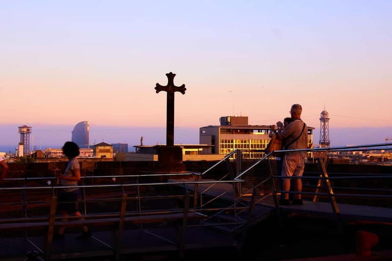 Barcelona Cathedral: Sunrise Tour & Breakfast - An Inside Look at the Experience
