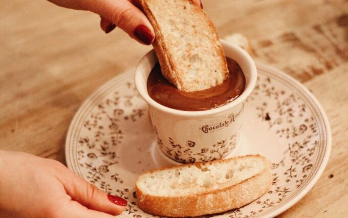 Barcelona Chocolate Tour & History - Tour Logistics and Inclusions