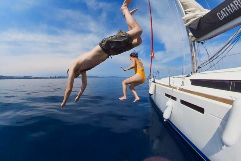 Barcelona: Coastline Boat Trip With Snacks and Cava - Languages and Group Options