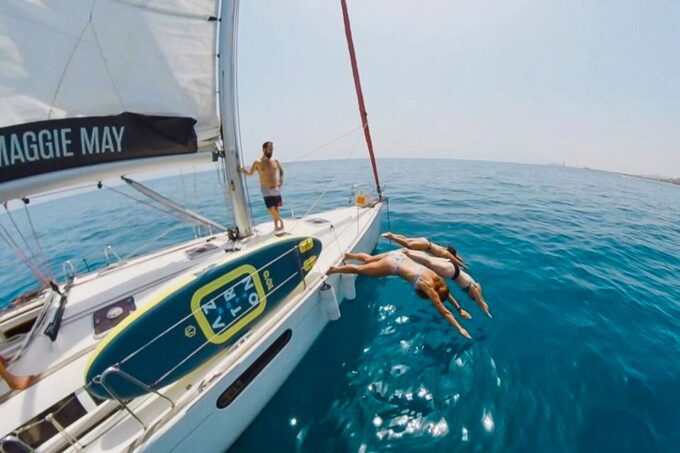 Barcelona: Coastline Boat Trip With Snacks and Cava - Booking and Cancellation