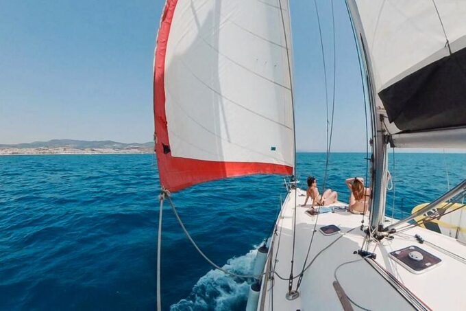 Barcelona: Coastline Boat Trip With Snacks and Cava - Why Choose This Tour