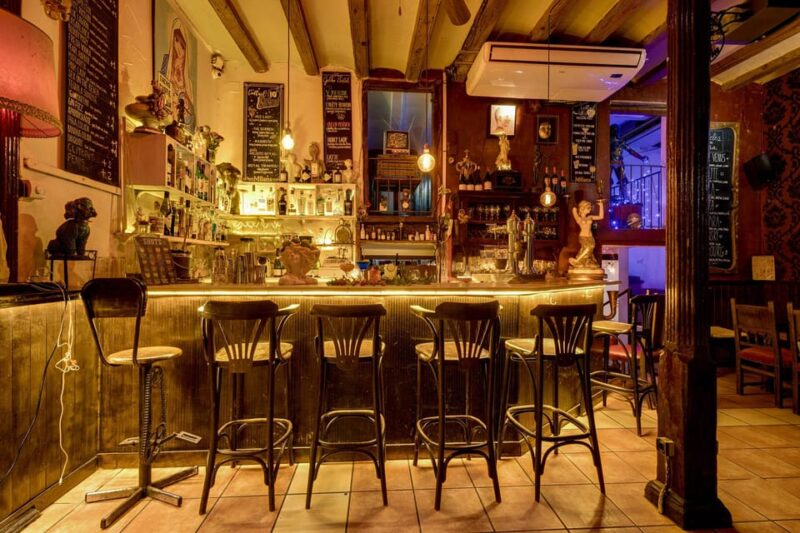 Barcelona: Cocktail Making Class With Tapas - Highlights of the Experience