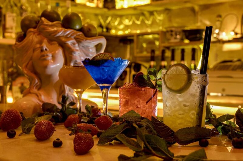 Barcelona: Cocktail Making Class With Tapas - Meeting the Mixologist