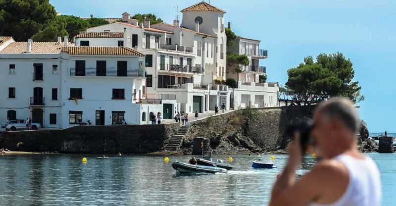 Barcelona: Dali Museum, House and Cadaques Guided Tour - Key Points