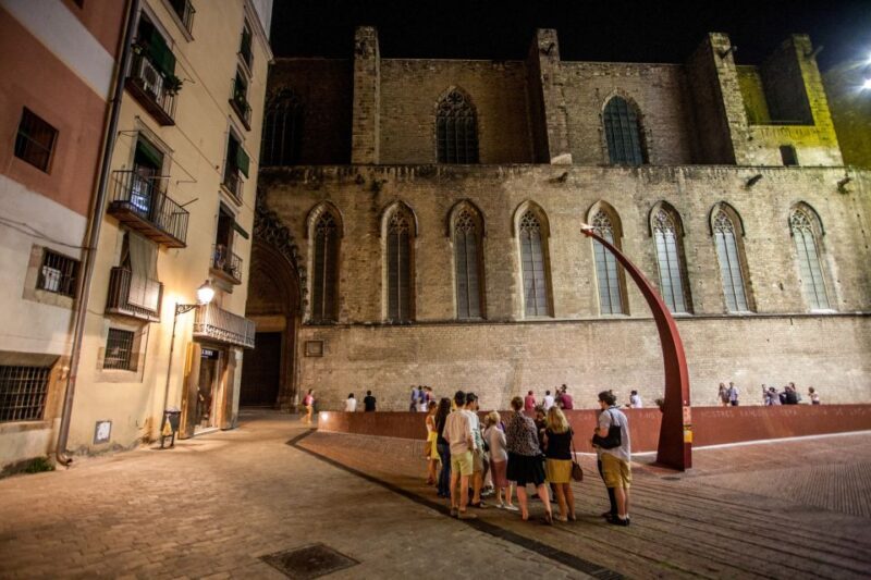 Barcelona: Dark History Night Walking Tour - What Makes This Tour Unique