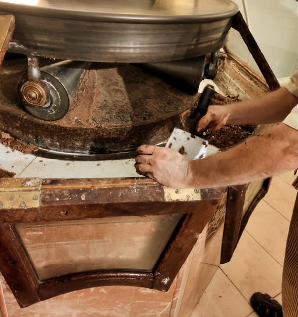 Barcelona: Delicious Chocolate Walking Tour - Key Points