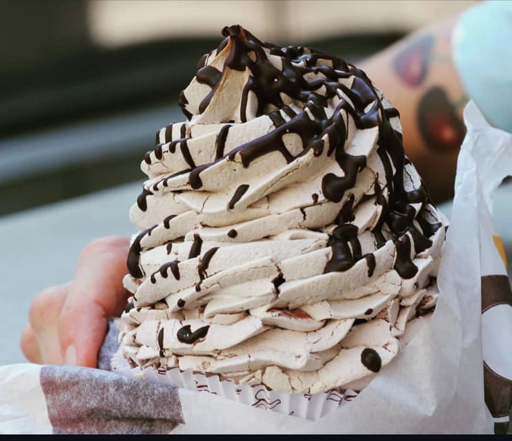 Barcelona: Delicious Chocolate Walking Tour - Tasting Traditional and Modern Chocolates