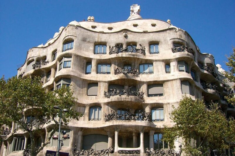 Barcelona: Electric Scooter Tour Gaudi and Gothic Route - Key Points