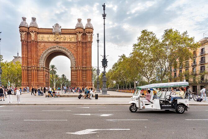 Barcelona Expert Plus Tour in Private Eco Tuk Tuk - Who Should Consider This Tour?