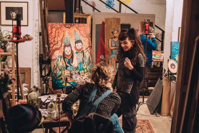Barcelona: Explore Art district with Wine - Key Points