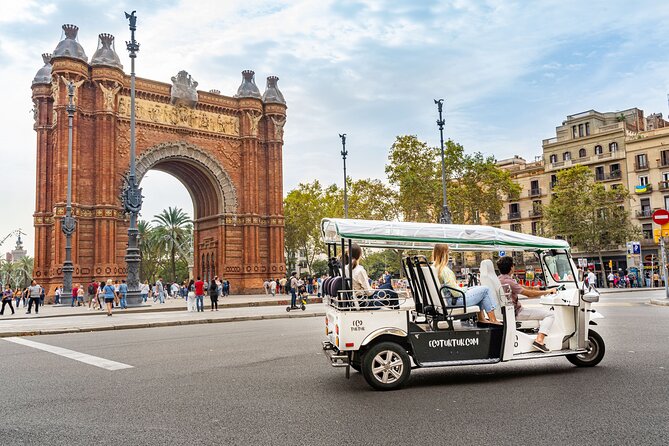 Barcelona Express Tour in a Private Eco Tuk Tuk - Key Points
