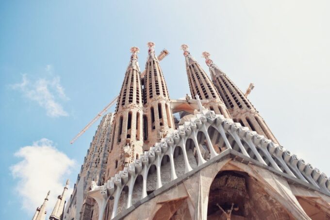Barcelona: Fast-Track Sagrada Familia and Towers Guided Tour - Panoramic Views From the Towers