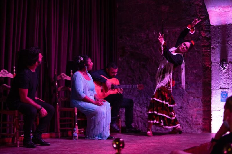 Barcelona: Flamenco Show at Palau Dalmases - Venue Atmosphere