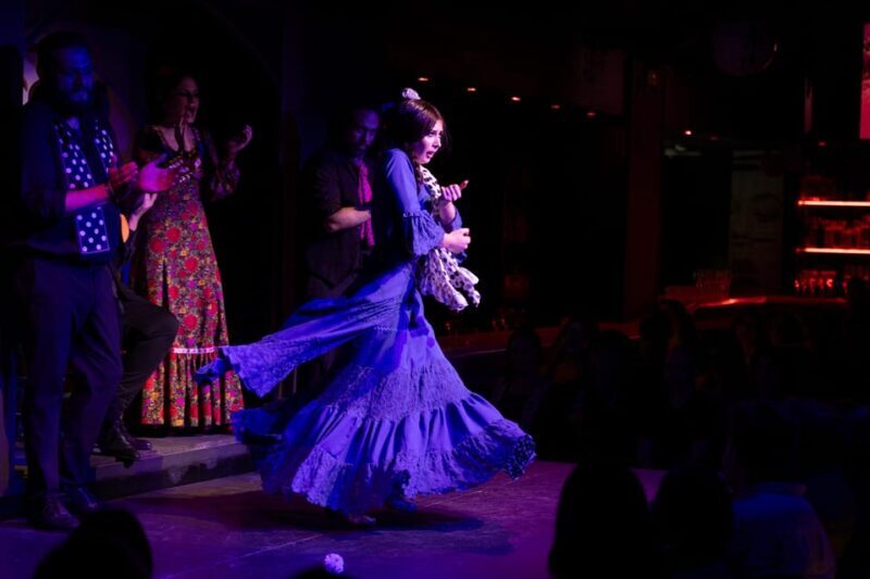 Barcelona: Flamenco Show with Drink at La Rambla - Practical Details: Timing, Group Size, and Accessibility