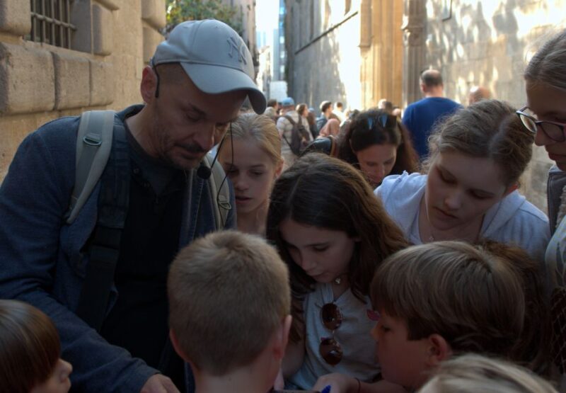 Barcelona for Kids: Dragons, Giants and Kings Tour - Tour Activities