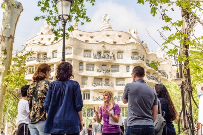 Barcelona Free Tour: Gaudi Highlights and La Sagrada Famila - Cancellation and Refund Policy