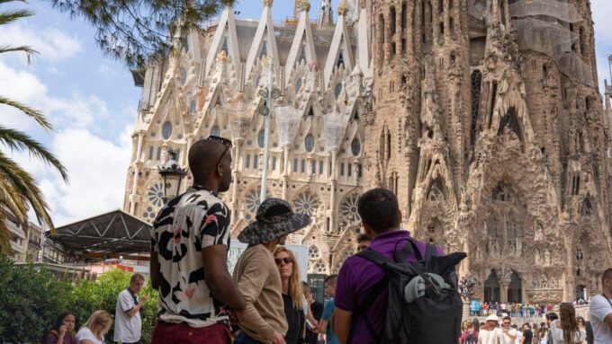 Barcelona: Gaudí Masterpieces & Hidden Gems E-Bike Tour - Frequently Asked Questions