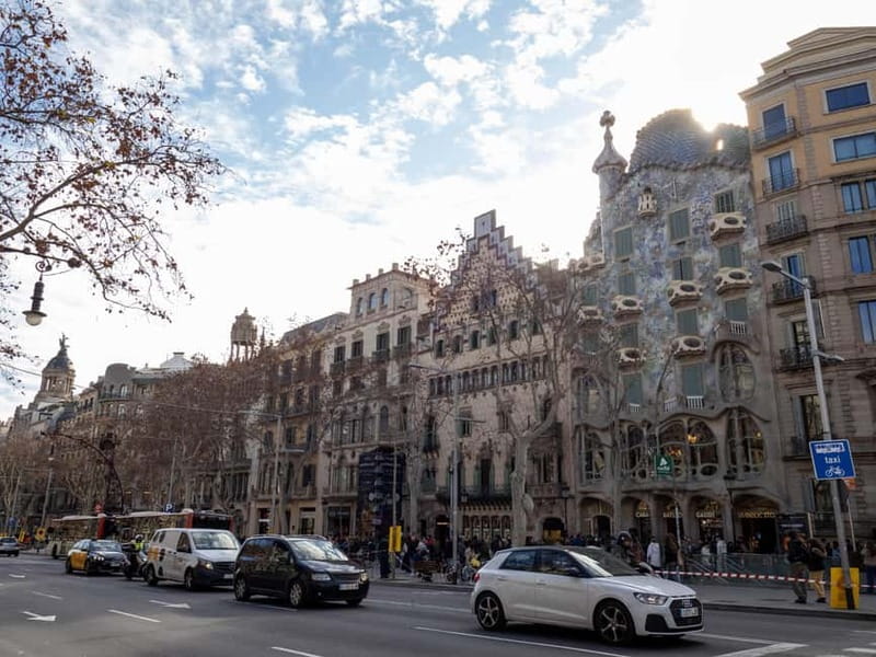 Barcelona: Gaudi Tapas & Wine Tasting Small Group Tour - FAQ
