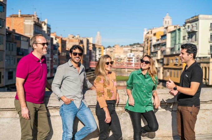 Barcelona: Girona Private Guided Tour by High-Speed Train - Exploring Gironas Old Town