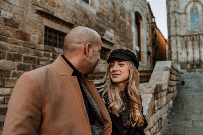 Barcelona: Gothic Quarter Cinematic Photoshoot and Guide - Key Points