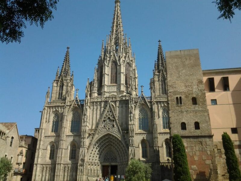 Barcelona: Gothic Quarter Legends Walking Tour With Tapas - Highlights of the Tour