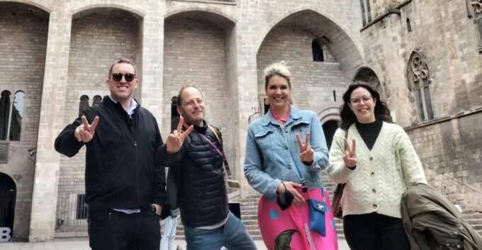 Barcelona: Gothic Quarter Legends Walking Tour With Tapas - Hidden Gems of the Gothic Quarter