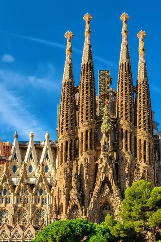 Barcelona: Gothic Quarter & Sagrada Familia Area Segway Tour - Tour Highlights