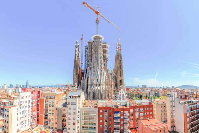 Barcelona: Gothic Quarter & Sagrada Familia Area Segway Tour - Exploring the Gothic Quarter