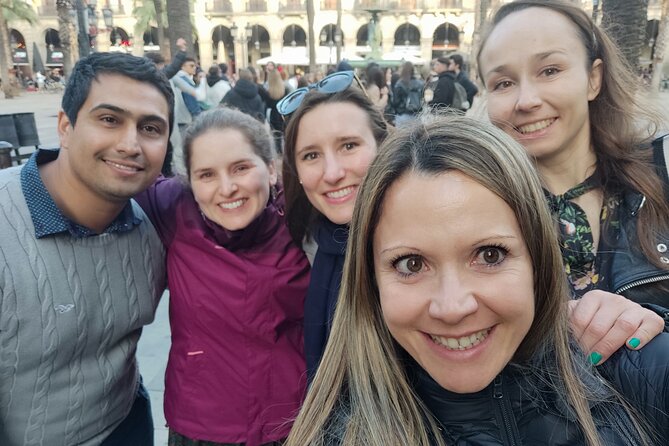 Barcelona Gothic Quarter Scavenger Hunt and City Highlights Walking Tour - Pricing and Booking Details