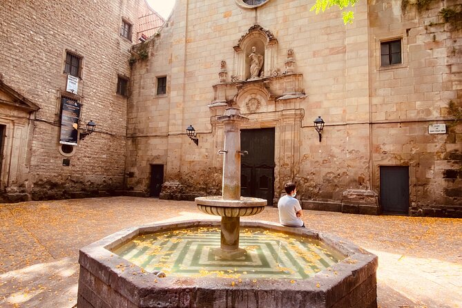 Barcelona Gothic Quarter Tour and Flamenco Show - Flamenco Show Experience