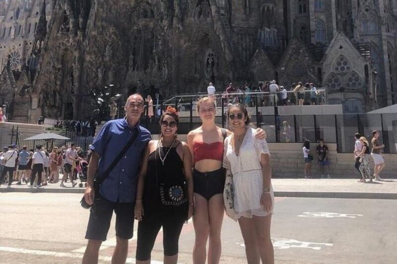 Barcelona: Gracia Walking Tour With A Guide - A Detailed Look at the Tour Experience