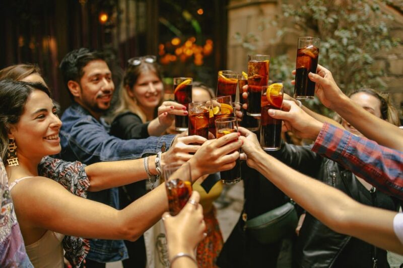 Barcelona: Guided City Nightlife Tour - Exploring Barcelonas Gothic Quarter and El Born