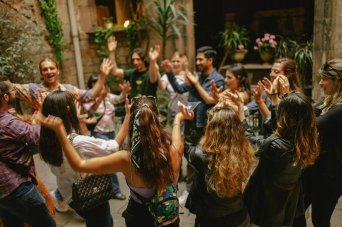 Barcelona: Guided City Nightlife Tour - Meeting Point and Preparation