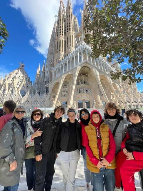Barcelona: Guided Tour of the Sagrada Familia Skip the Line - Key Points