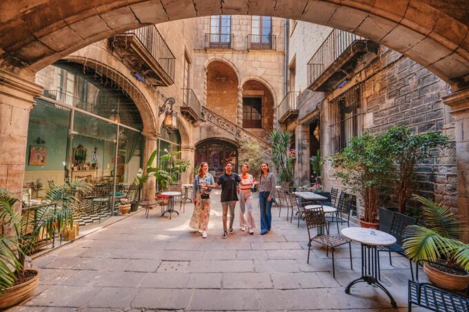 Barcelona: Guided Walking City Tour, Cable Car & Boat Ride - Guided Tour Through the Gothic Quarter
