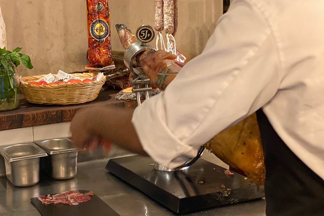 Barcelona Historic Walking Tour and Food Experience - Guide Expertise and Personality