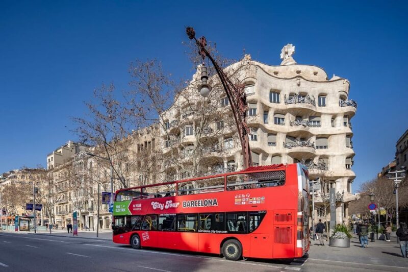 Barcelona: Hop-On Hop-Off Bus with Sailing Cruise - A Practical Introduction to the Tour