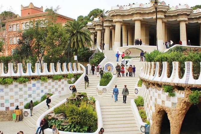 Barcelona in 1 Day: Sagrada Familia, Park Guell,Old Town & Pickup - Reviews and Customer Experiences