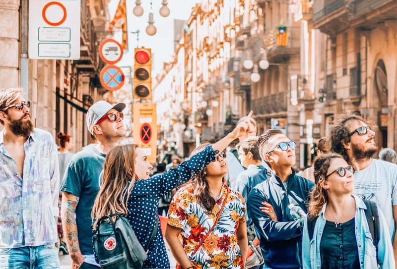 Barcelona: Introduction to the Gothic Quarter Walking Tour - Key Points