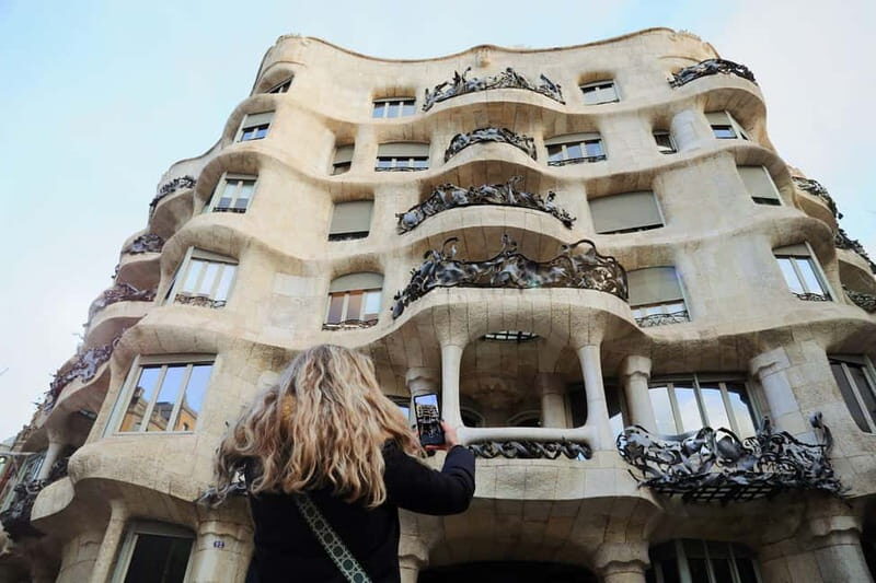 Barcelona: La Pedrera Private Tour with Casa Batlló Ticket - Starting Point: El Cafè de la Pedrera