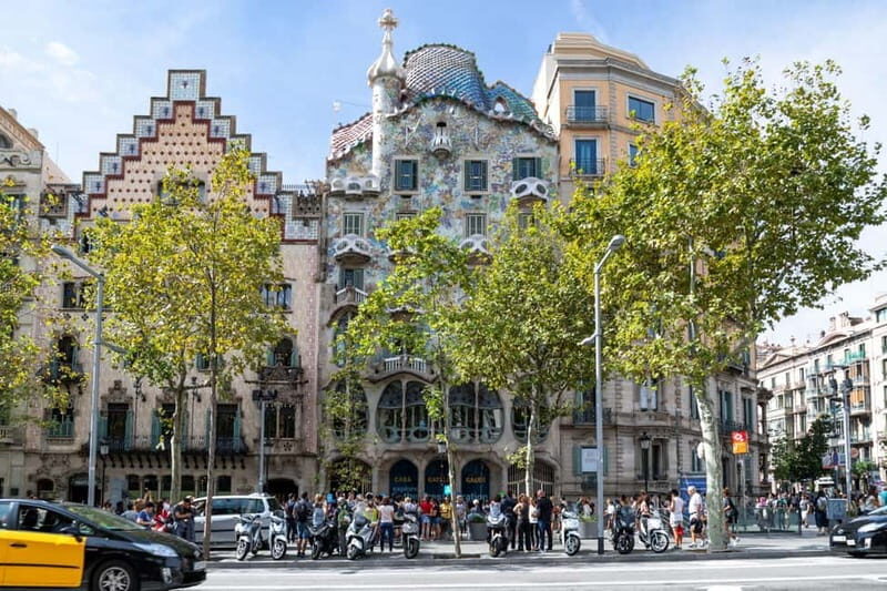 Barcelona: La Pedrera Private Tour with Casa Batlló Ticket - Accessibility and Practicalities