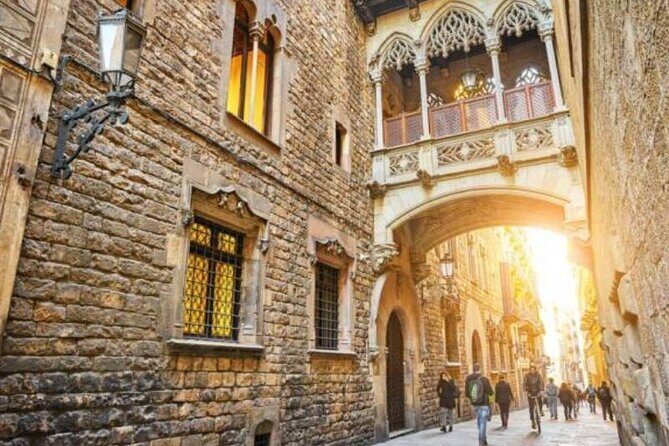 Barcelona Local History, Culture, Top Sights & Architecture - Practical Aspects: Transportation, Group Size, and Cost