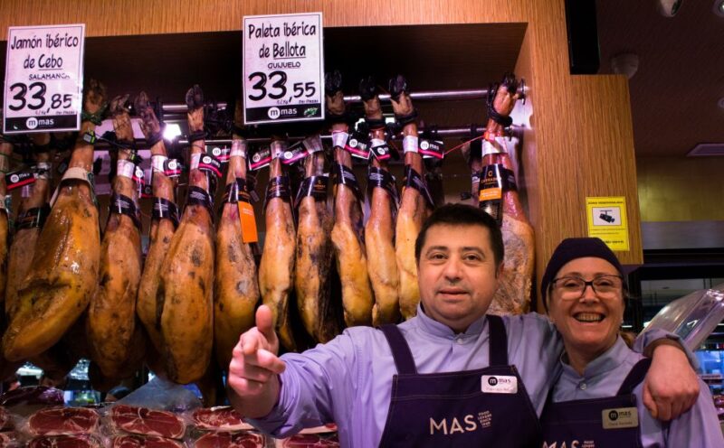 Barcelona: Market, Tasty Tapas/Food and Gothic History Tour - Meeting Point and Logistics