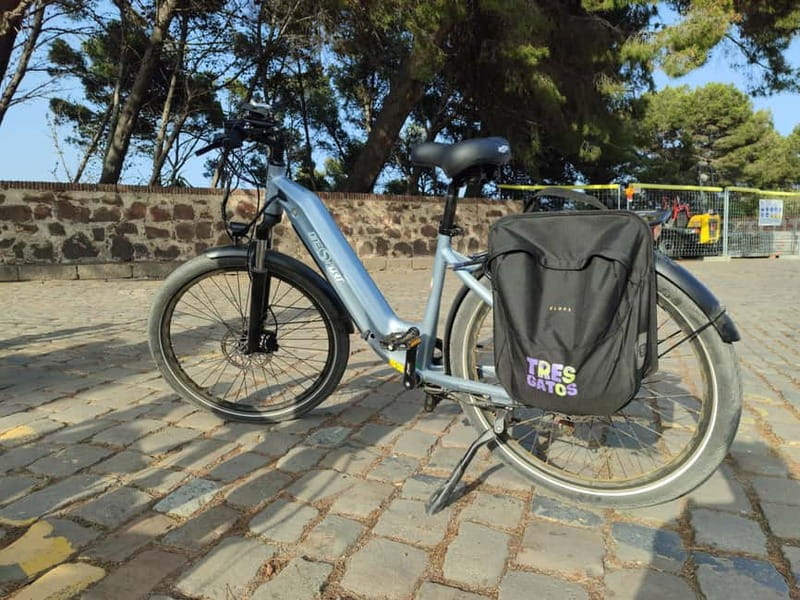 Barcelona: Montjuïc e-bike adventure via port and Ciutadella - In-Depth Look at the Montjuïc E-Bike Tour